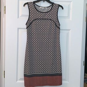Cute light weight Max Studio dress.
